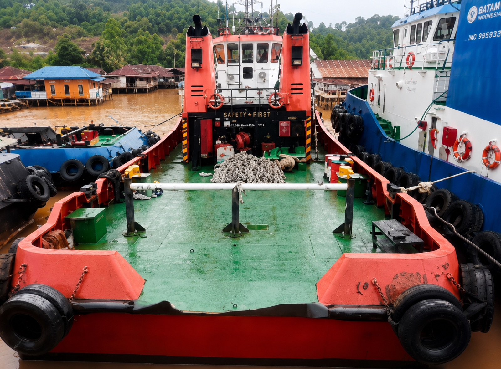Tugboat 300ft 2018 - Foto 2